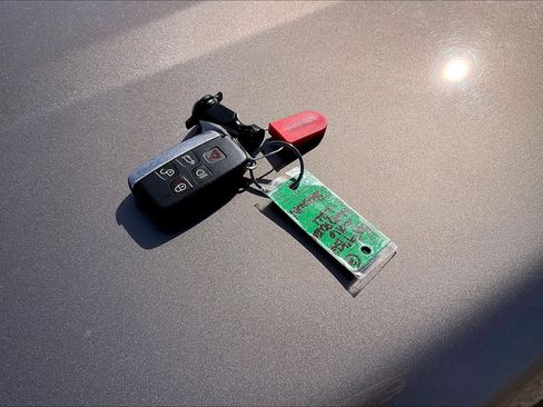 Used 2016 Land Rover LR4 HSE LUX image 15