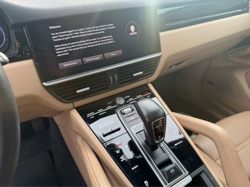 Certified 2023 Porsche Cayenne Platinum Edition AWD/4WD image 12