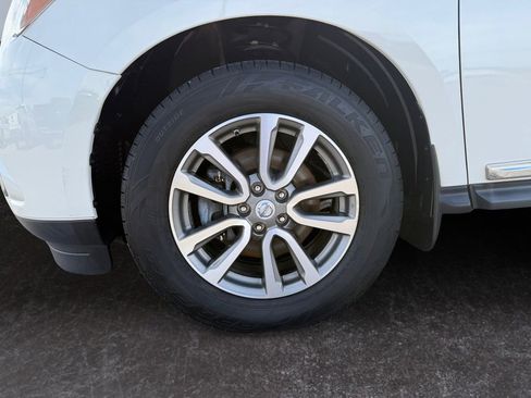 Used 2015 Nissan Pathfinder SL w/ SL Premium Package FWD image 9