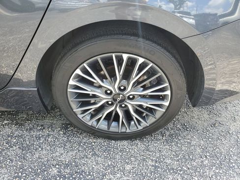 Certified 2022 Kia Forte GT-Line FWD image 11
