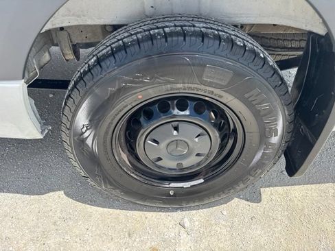 Used 2025 Mercedes-Benz Sprinter 2500 image 21