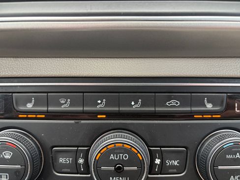 Used 2019 Volkswagen Atlas SE FWD image 22
