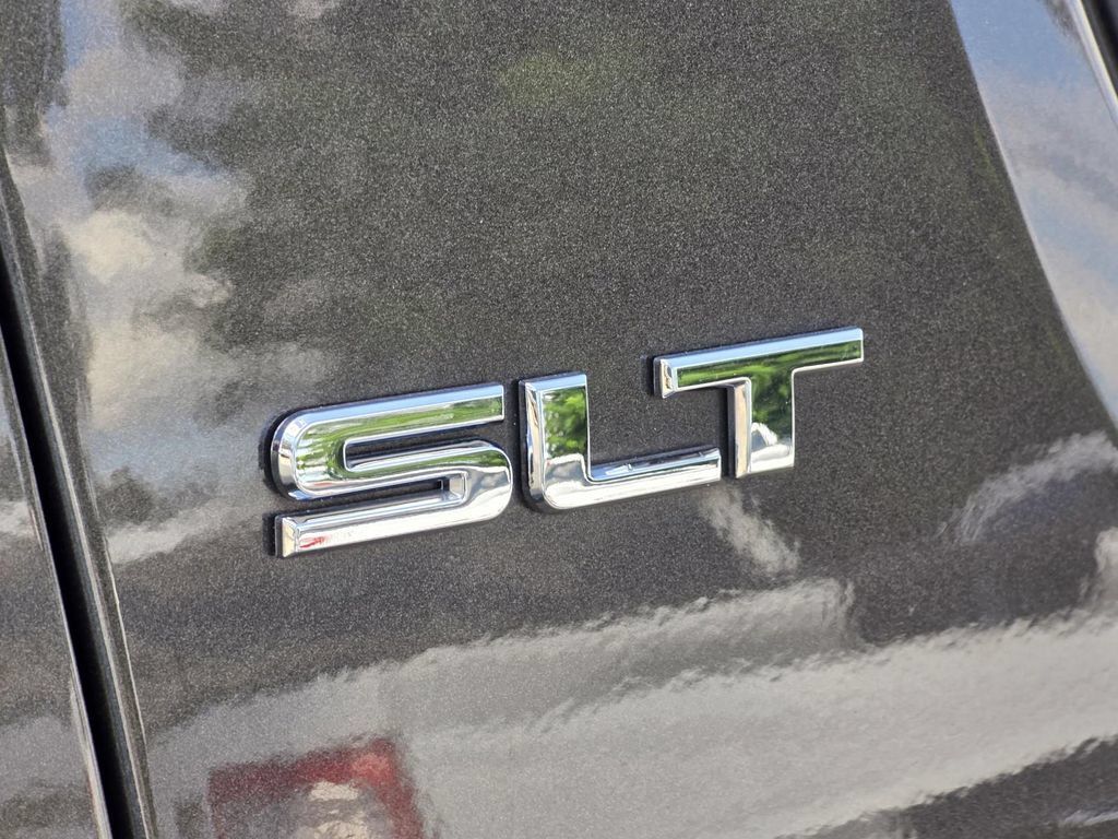 Used 2019 GMC Acadia SLT FWD image 32