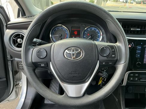 Used 2019 Toyota Corolla LE image 8