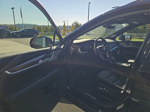New 2025 Cadillac XT5 Sportv w/ LPO, Floor Liner Package image 21
