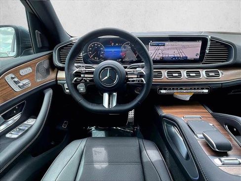 New 2026 Mercedes-Benz GLS 580 4MATIC image 18