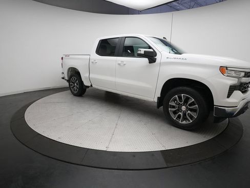 Used 2024 Chevrolet Silverado 1500 LT AWD/4WD image 11