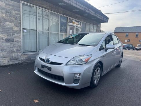 Used 2010 Toyota Prius Two image 2
