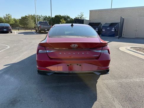 Certified 2022 Hyundai Elantra Limited FWD image 5