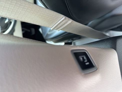 Used 2023 Chrysler Pacifica Touring-L FWD image 20