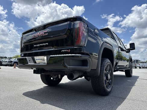 New 2026 GMC Sierra 2500 AT4 w/ AT4 Premium Plus Package AWD/4WD image 9