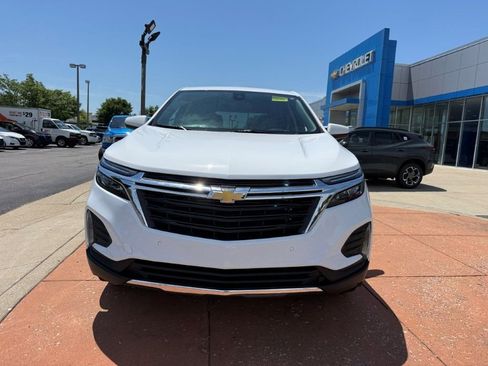 Used 2024 Chevrolet Equinox LT w/ Driver Convenience Package AWD/4WD image 2
