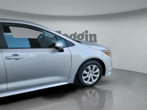 Certified 2025 Toyota Corolla LE image 31