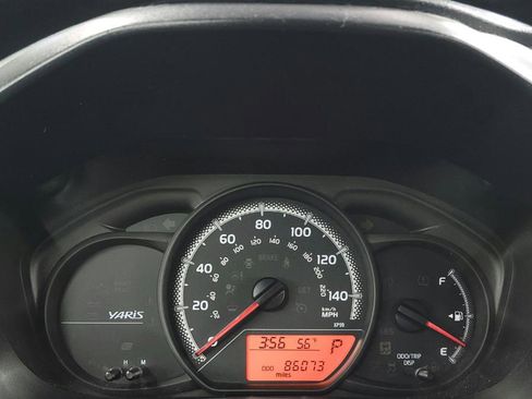 Used 2016 Toyota Yaris L FWD image 11