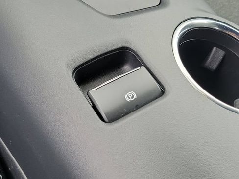 Used 2025 Ford Mustang Convertible RWD image 29