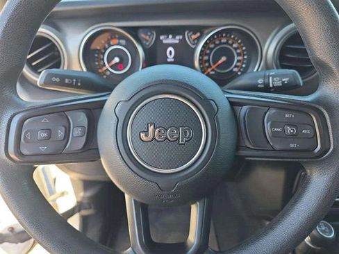 Certified 2022 Jeep Wrangler Sport AWD/4WD image 31