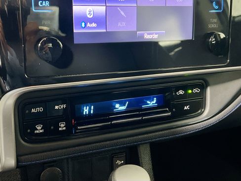 Used 2019 Toyota Corolla SE image 26