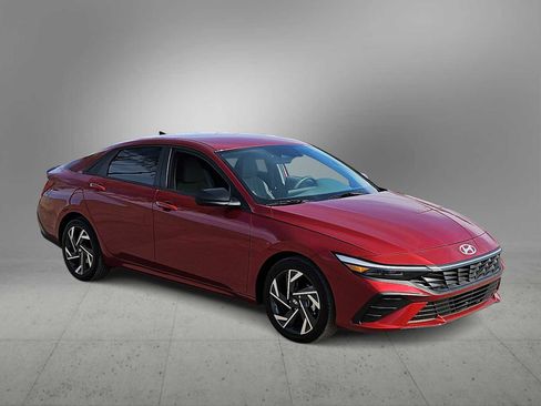 Certified 2025 Hyundai Elantra Sport image 2