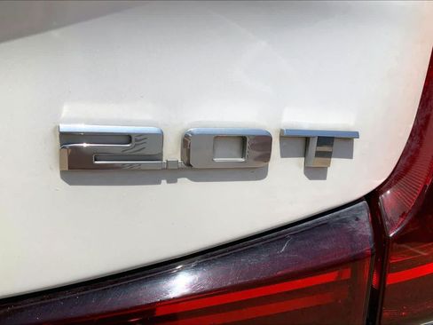 Used 2019 Cadillac XT4 Premium Luxury FWD image 10