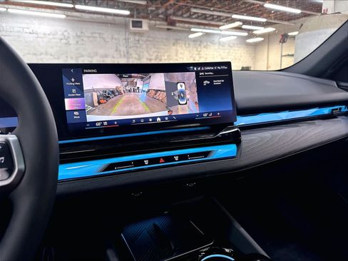 Used 2026 BMW i5 eDrive40 w/ M Sport Package RWD image 9