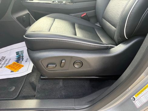 Used 2025 Buick Enclave Sport Touring image 32