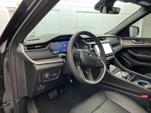 New 2026 Jeep Grand Cherokee Limited w/ Limited Altitude Package AWD/4WD image 15