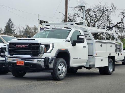 New 2026 GMC Sierra 3500 Pro w/ Convenience Package image 9