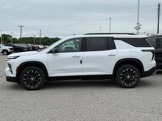 New 2026 Chevrolet Traverse LT w/ Sun and Wheel Package FWD video 2
