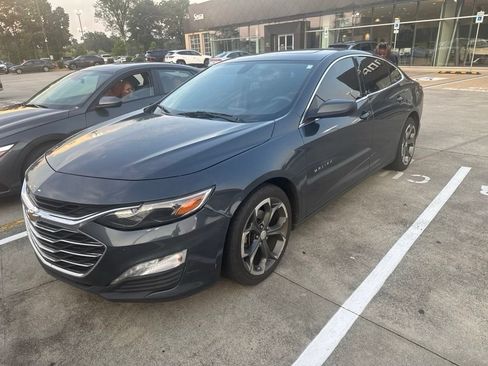 Used 2021 Chevrolet Malibu LT FWD image 3