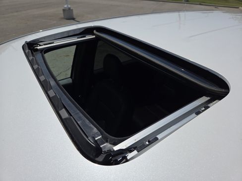 Used 2023 Honda Passport EX-L image 3