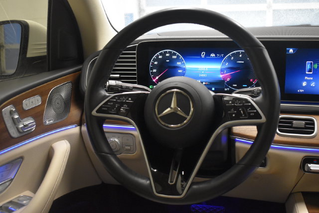 Used 2024 Mercedes-Benz GLS 450 4MATIC image 25