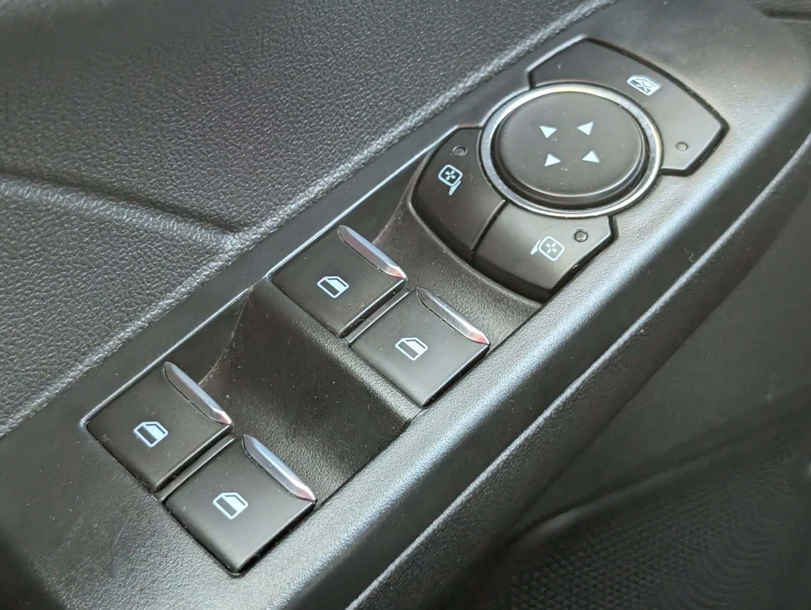 Used 2025 Ford Escape ST-Line Select AWD/4WD image 21