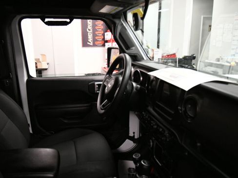 Used 2022 Jeep Wrangler Sport AWD/4WD image 23
