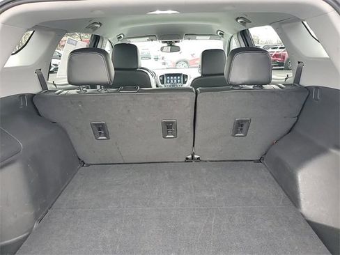 Certified 2024 GMC Terrain SLT image 4