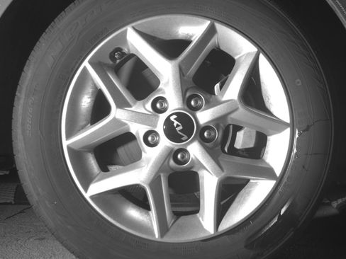 Used 2025 Kia Soul LX w/ LX Technology Package FWD image 20