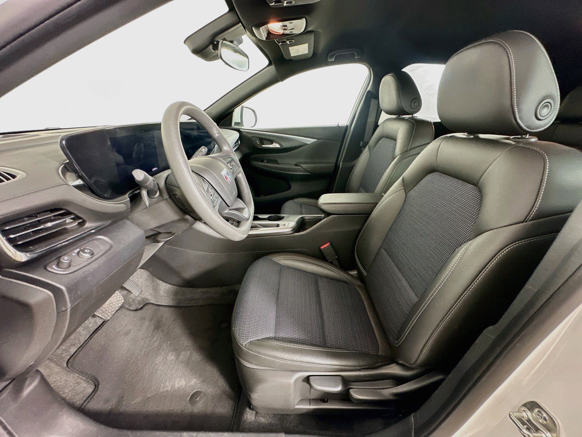 Used 2026 Buick Envista Preferred FWD image 13