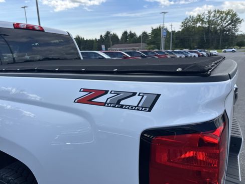 Certified 2019 Chevrolet Silverado 1500 LT w/ All Star Edition AWD/4WD image 7
