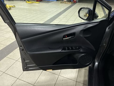 Used 2017 Toyota Prius Prime Plus image 29