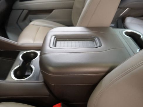 Used 2022 Chevrolet Tahoe Z71 w/ Z71 Off-Road Package AWD/4WD image 27