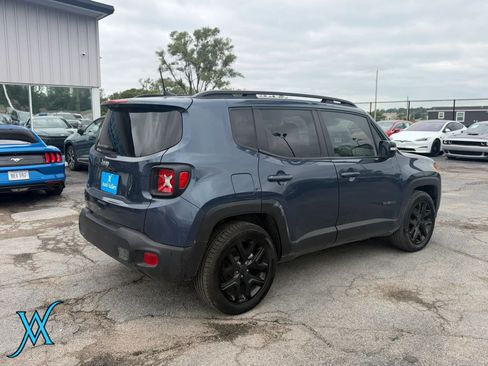 Used 2023 Jeep Renegade Altitude AWD/4WD image 7