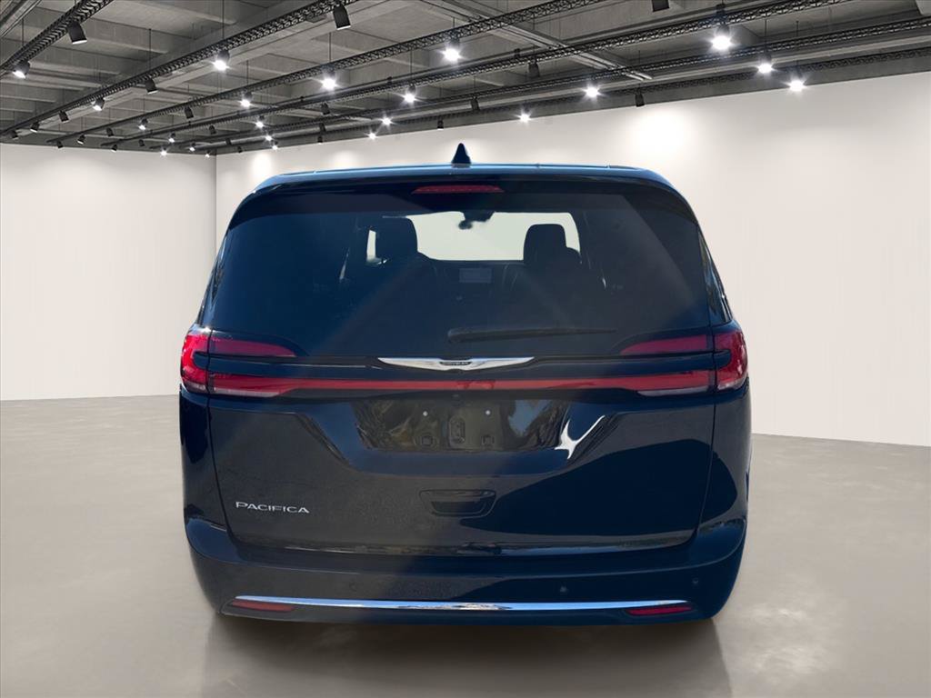 Used 2026 Chrysler Pacifica Select FWD image 6