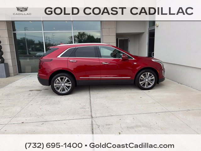 Used 2025 Cadillac XT5 Premium Luxury w/ Technology Package AWD/4WD image 4