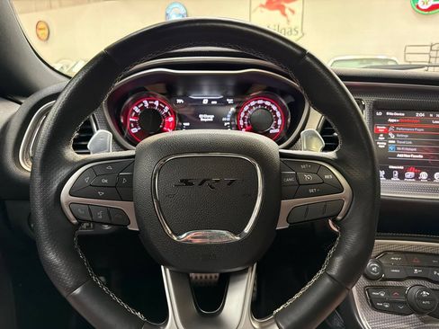 Used 2016 Dodge Challenger SRT Hellcat RWD image 17