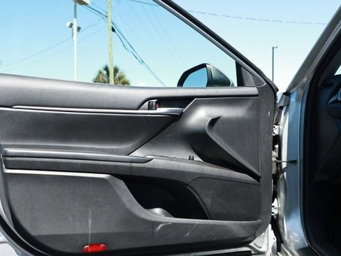 Used 2023 Toyota Camry SE FWD image 21