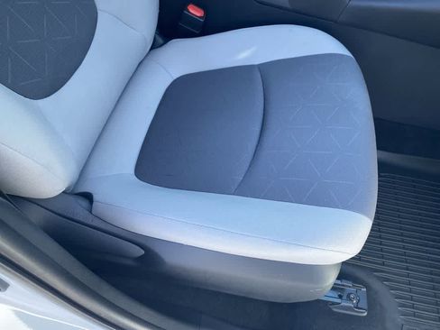 Used 2025 Toyota RAV4 XLE image 23