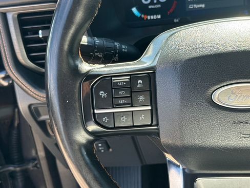 Used 2024 Ford Expedition Platinum image 17