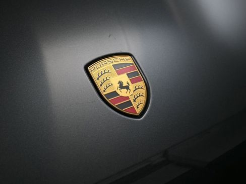 Certified 2025 Porsche Macan AWD/4WD image 13