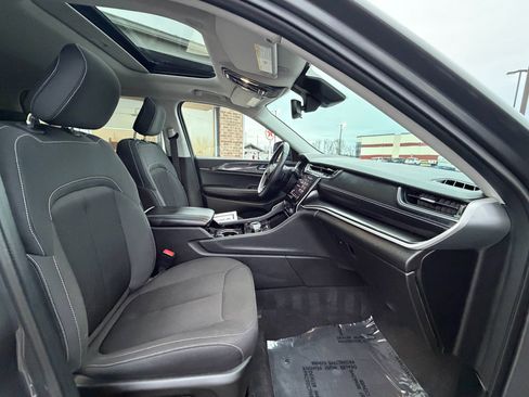 Used 2022 Jeep Grand Cherokee L Laredo w/ Luxury Tech Group I image 35