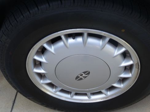 Used 1995 Buick Riviera Coupe image 28