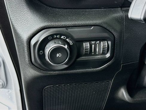 Used 2021 Jeep Wrangler Unlimited Sahara AWD/4WD image 10